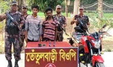 মেহেরপুরে ফেনসিডিলসহ দুই কারবারি গ্রেফতার