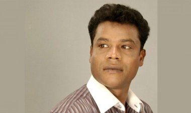 মসজিদের পাশে চিরনিদ্রায় শায়িত হলেন আকবর