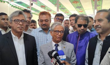 পলি ব্যাগে সমাবর্তনের কস্টিউম বিতরণের বিষয়টি কাম্য নয় : ভিসি 