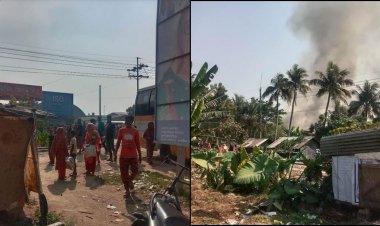 যশোরে আফিল জুট মিলে অগ্নিকাণ্ড, নিয়ন্ত্রণের চেষ্টায় ৩ ইউনিট