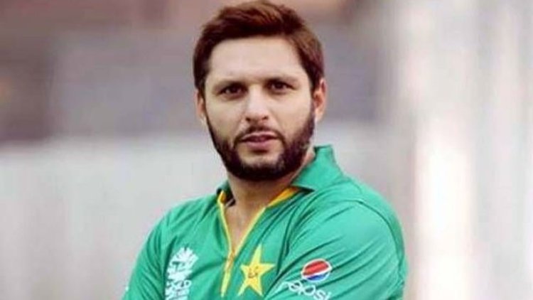 বাবরের ফর্ম নিয়ে খোঁচা, ভারতের সাবেক স্পিনারকে ধুয়ে দিলেন শহিদ আফ্রিদি