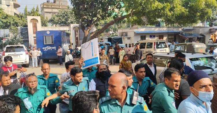 ভোরের পাতার সম্পাদক কাজী এরতেজা এক দিনের রিমান্ডে