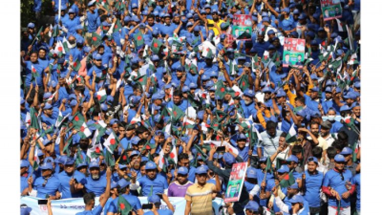 দলে দলে মিছিল নিয়ে মহাসমাবেশে যুবলীগের নেতাকর্মীরা