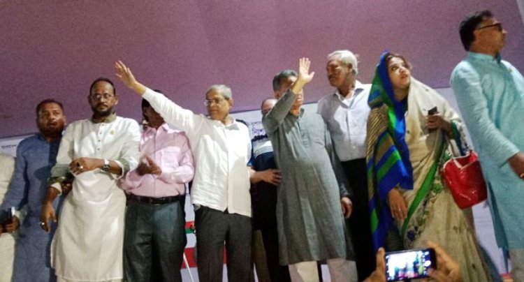 ফরিদপুরের সমাবেশস্থলে ফখরুলসহ বিএনপির কেন্দ্রীয় নেতারা
