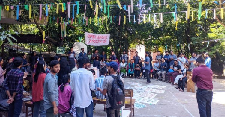 চবির চারুকলা ইন্সটিটিউটের প্রধান ফটকে তালা