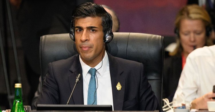 নিজ দলের এমপিদের বিদ্রোহের মুখে ঋষি সুনাক