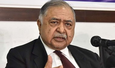 দেশ ছাড়ার প্রস্তুতি হিসেবে টাকা পাচার হচ্ছে: ড. কামাল