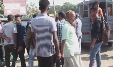 পাবনায় অনির্দিষ্টকালের পরিবহন ধর্মঘটে যাত্রীদুর্ভোগ চরমে