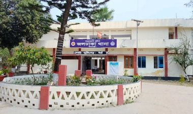 নীলফামারীতে ট্রাকচাপায় ভ্যানচালকের মৃত্যু