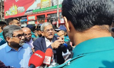 মির্জা ফখরুলকে কার্যালয় ঢুকতে পুলিশের বাধা