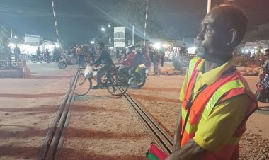 ‘চাকরিটা চলে গেলে পাগল হয়ে যাব’