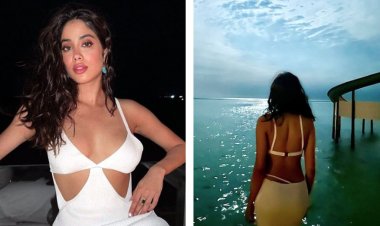 চাঁদনি রাতে শ্বেতপোশাকে সমুদ্রে ডাকছেন জাহ্নবী, একক সফরের রহস্য!