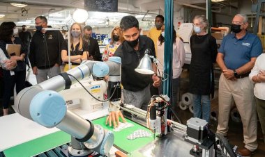 এশিয়ার সামনে শঙ্কা, রোবট করবে জিনস সেলাই