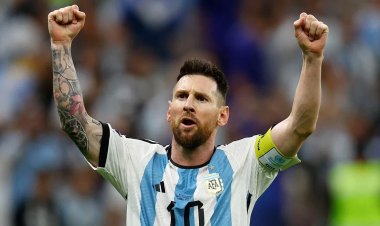 পেলেকে ছাড়িয়ে রেকর্ড গড়ার পথে মেসি