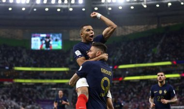  ট্রফি না পেলেও ফাইনালে ৫৬ বছরের রেকর্ড ভাঙলেন এমবাপে 