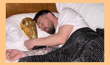 রাতে বিশ্বকাপ নিয়েই ঘুমালেন মেসি