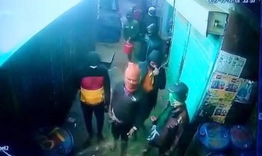 নরসিংদীতে অস্ত্রের মুখে জিম্মি করে ২ আনসার সদস্যের অস্ত্র লুট