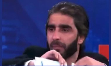  রাগে-ক্ষোভে নিজের সার্টিফিকেট ছিঁড়ে  ফেললেন বিশ্ববিদ্যালয়ের শিক্ষক