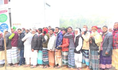 চরফ্যাশনে চলছে ভোটগ্রহণ, কেন্দ্রে আসতে বাধা প্রদানের অভিযোগ