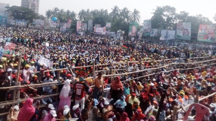 রাজশাহীর ঐতিহাসিক মাদরাসা মাঠ যেন জনসমুদ্র