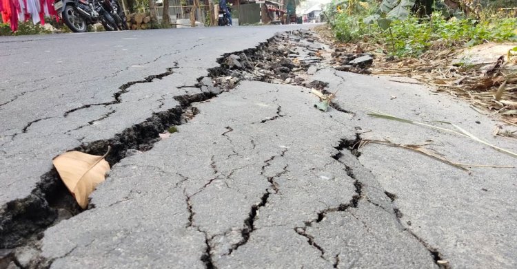 ১৩ কোটি টাকার রাস্তা ৬ মাসের মাথায় বেহাল দশা