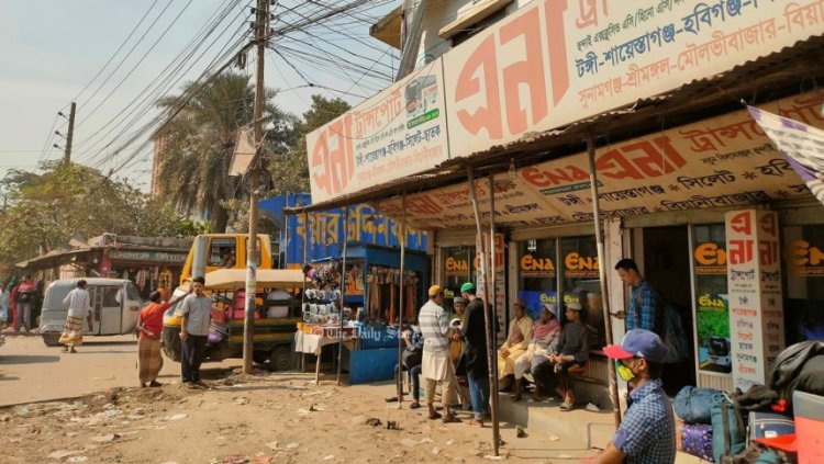 বাসের সংখ্যা কমিয়ে আনার চাপ