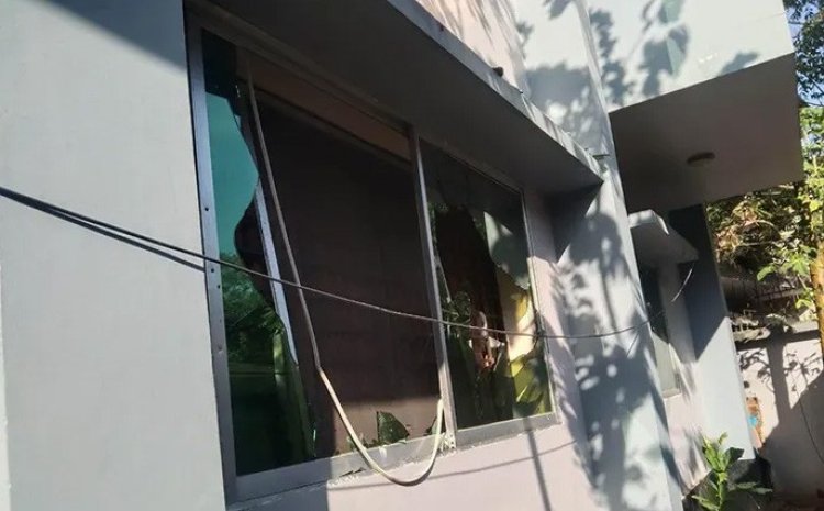 সীতাকুণ্ডে বিএনপি নেতার বাড়িতে হামলা ভাঙচুর