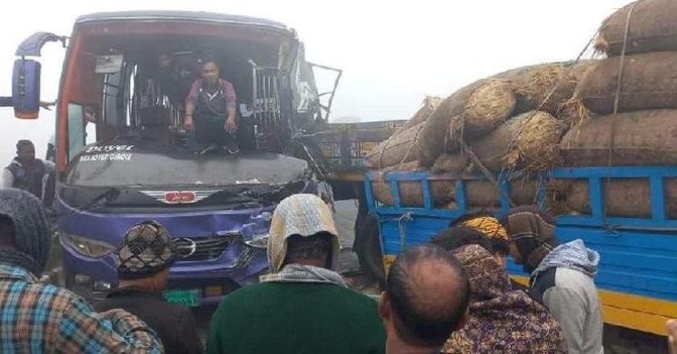 ঘন কুয়াশায় ঢাকা-টাঙ্গাইল মহাসড়কে ১৮ দুর্ঘটনা, নিহত ৩