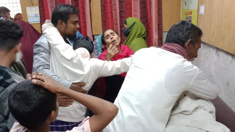 বিজয় দিবসের র‍্যালিতে দাঁড়িয়ে প্রাণ গেল স্কুলছাত্রীর