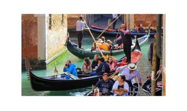 লম্বা ছুটিতে তিল ধারণের ঠাঁই নেই ইতালির পর্যটন কেন্দ্রগুলোতে!