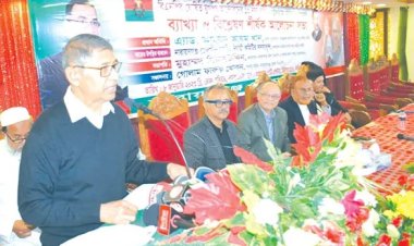 ‘পেছনে অত্যাচারী সরকার, সামনে কারাগার’