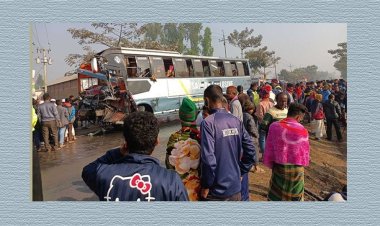  রংপুরে  সড়কে দুই বাসের মুখোমুখি সংঘর্ষে নিহত ৩