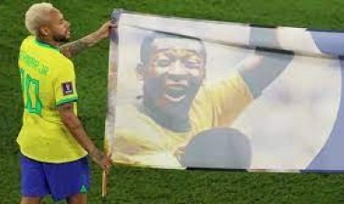 পেলেকে শ্রদ্ধা মেসি নেইমারদের