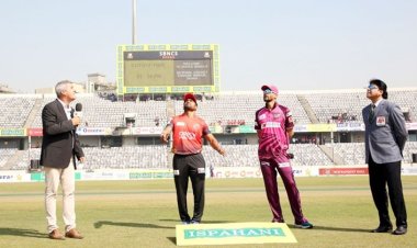  টস জিতে কুমিল্লাকে ব্যাটিংয়ে পাঠালো ঢাকা