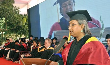 নতুন পাঠ্যবইয়ে মন্ত্রণালয়ের সিদ্ধান্ত উপেক্ষা করা হয়েছে’