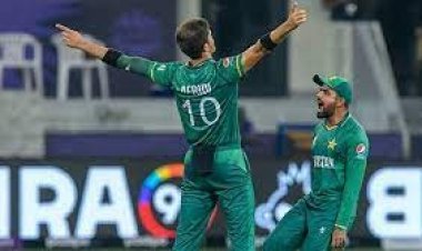 বাবরের বদলে শাহিন আফ্রিদিকে নেতৃত্বে চান সাবেক কিংবদন্তি 