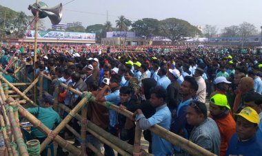 রাজশাহীতে প্রধানমন্ত্রীর জনসভাস্থলে আসছেন নেতাকর্মীরা