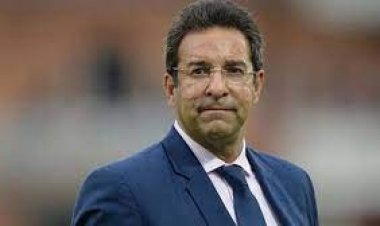 রমিজ রাজাকে এক হাত নিলেন ওয়াসিম আকরাম