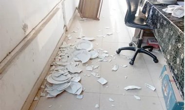 কেন্দ্রীয় নেতাকে শিক্ষক না করায় চবি ভিসি’র কার্যালয়ে ছাত্রলীগের হামলা, ভাঙচুর