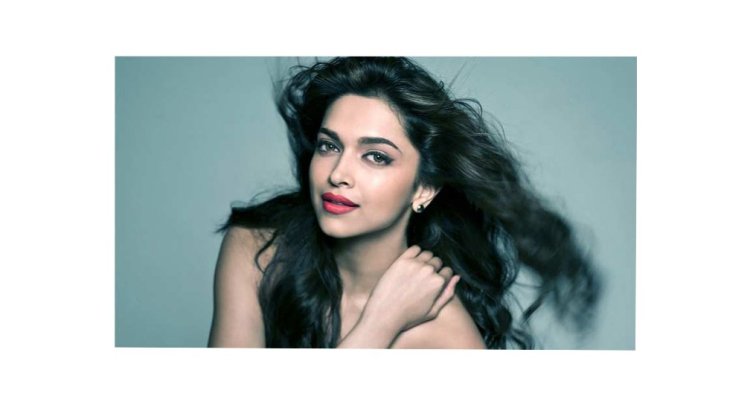 পোশাক নিয়ে  বিতর্কে দীপিকা