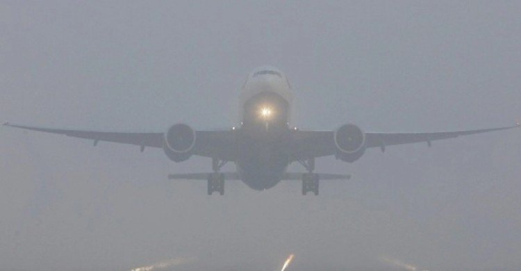  ঘন কুয়াশায় ঢাকার ৭  ফ্লাইট নামলো কলকাতায়