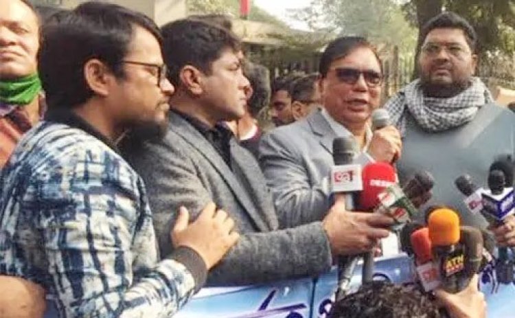 যুক্তরাষ্ট্রে বাংলাদেশি শিক্ষার্থী হত্যার প্রতিবাদে পররাষ্ট্র মন্ত্রণালয়ের সামনে মানববন্ধন