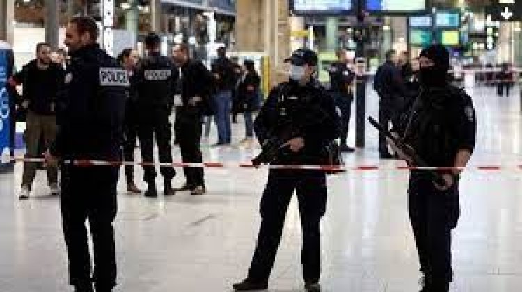  প্যারিসে রেল স্টেশনে ছুরি হামলা, বেশ কয়েকজন আহত