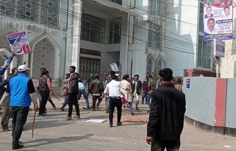 ফরিদপুরে বিএনপির গণঅবস্থানে হামলা, আহত ৫০