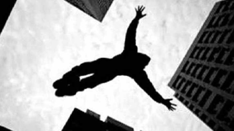 গুলশানে ভ্রাম্যমাণ আদালতের অভিযানের সময় ভবন থেকে পড়ে নারীর মৃত্যু