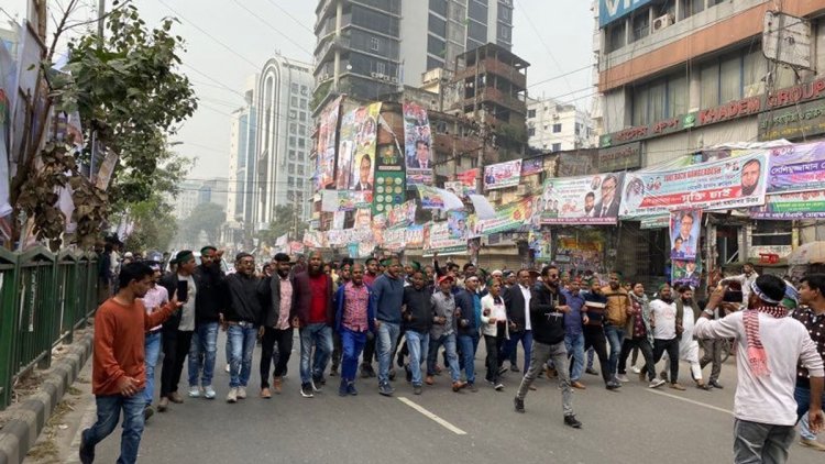 বিএনপির নেতাকর্মীরা নয়াপল্টনে জড়ো হচ্ছেন, সতর্ক পুলিশ