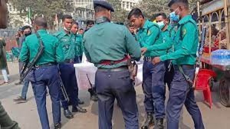 পুলিশ-বিএনপি সংঘর্ষে রণক্ষেত্র চট্টগ্রাম