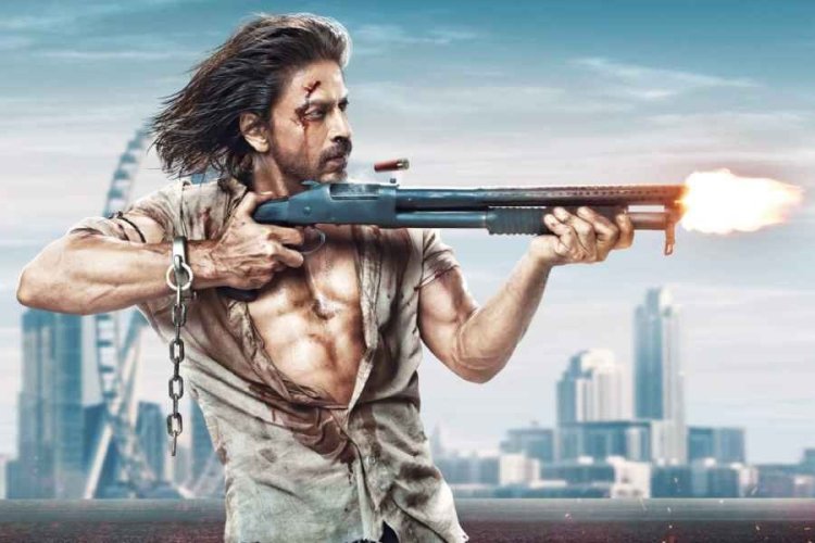 বিতর্ক আর অপেক্ষা: কেমন হল শাহরুখ খানের ‘পাঠান’?