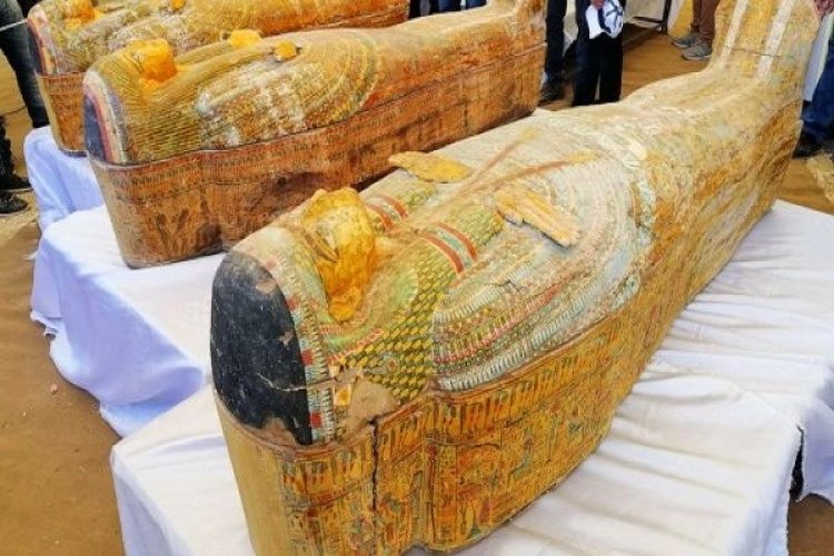৪ হাজার বছর পর মিলল সোনায় মোড়ানো মমি