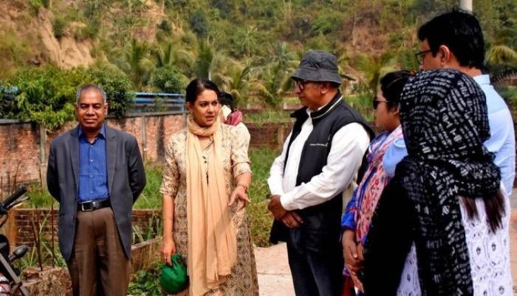 রিজওয়ানা হাসানকে বাধা ও মারমুখী আচরণে ৫২ বিশিষ্ট নাগরিকের উদ্বেগ